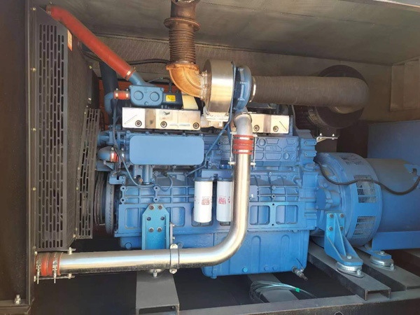 余杭柴油发电机组一般有几种电压输出？