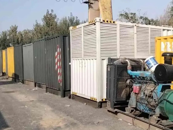 余杭200KW柴油发电机机组每小时油耗是多少？